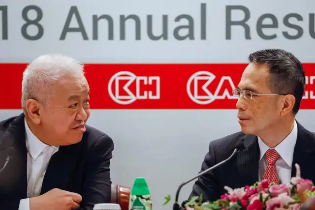 霍建宁打辅助	，李嘉诚家族攒下1600亿现金